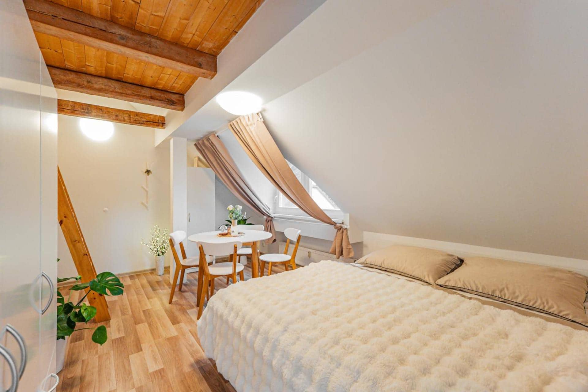 Carlsbad Apartments, Karlovy Vary — ložnice