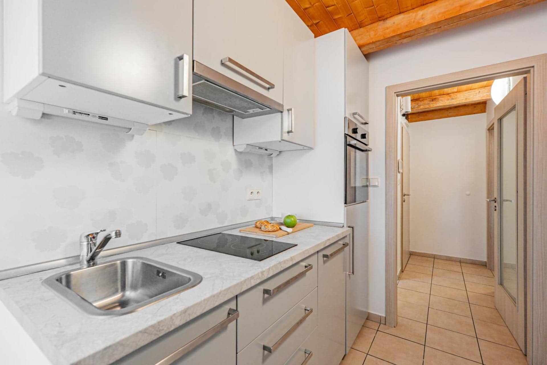Carlsbad Apartments, Karlovy Vary — kuchyňský kout