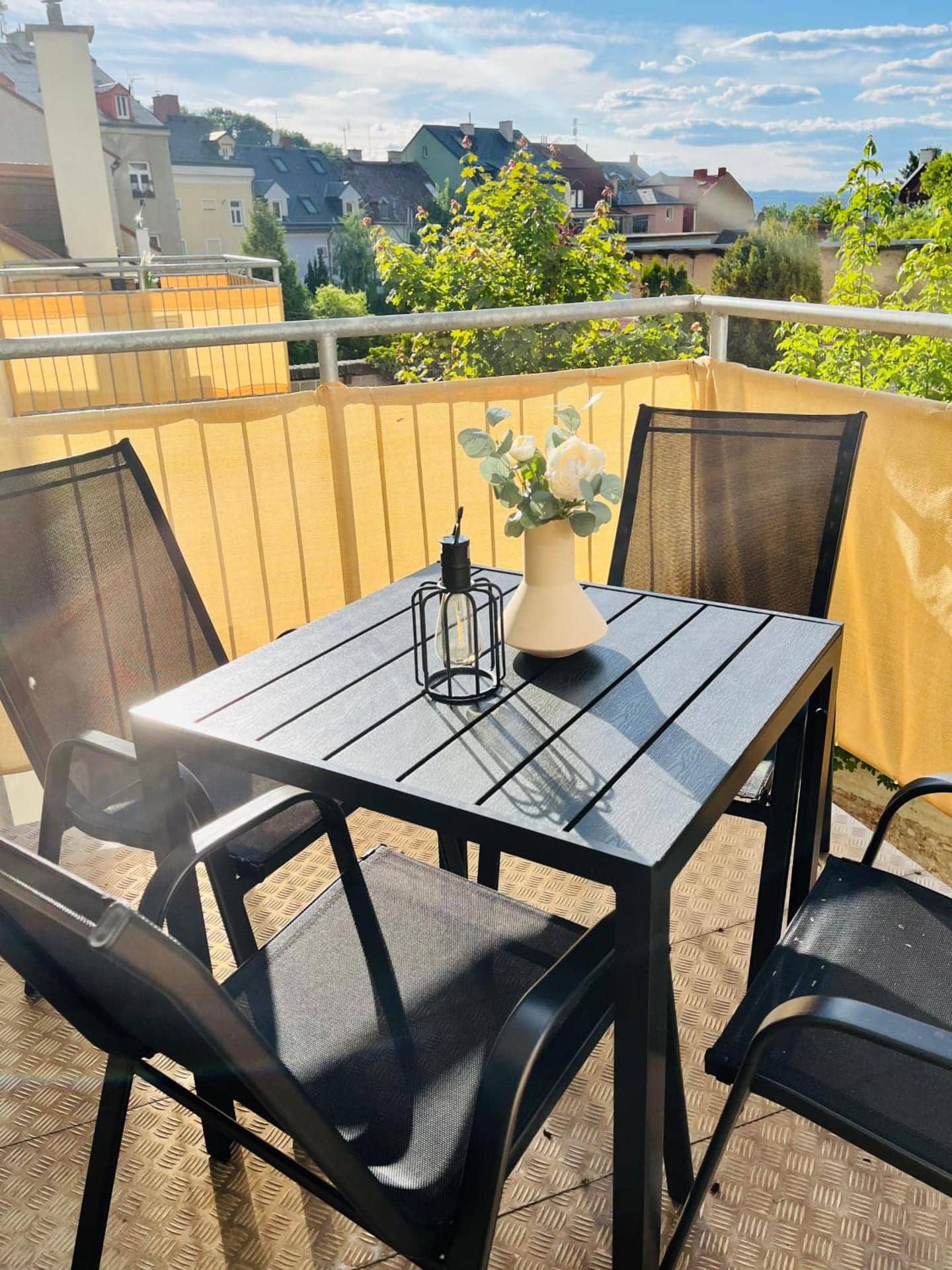 Carlsbad Apartments, Karlovy Vary — výhled z apartmánu